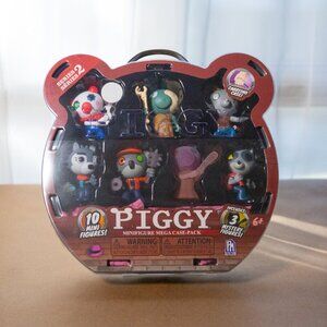 Roblox Piggy Mega Pack Series 2 W/ 10 Mini Figures Carry Case 3 Mystery New NIP